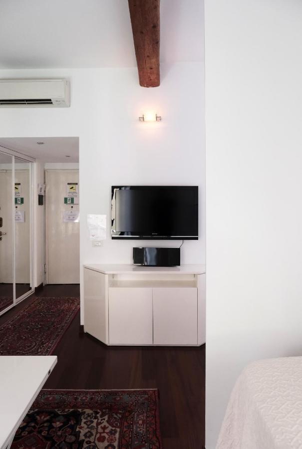 מילאנו Comecasa Flowery Terraced Apartment מראה חיצוני תמונה
