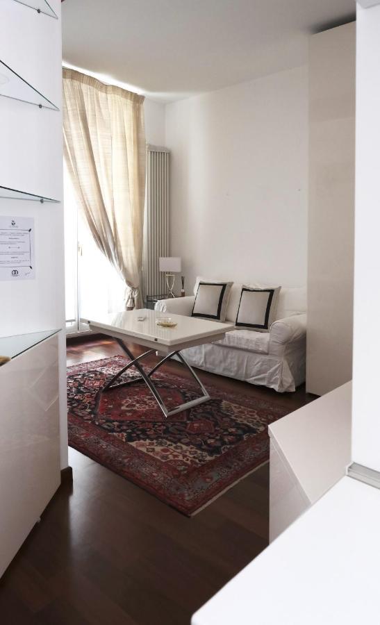 מילאנו Comecasa Flowery Terraced Apartment מראה חיצוני תמונה
