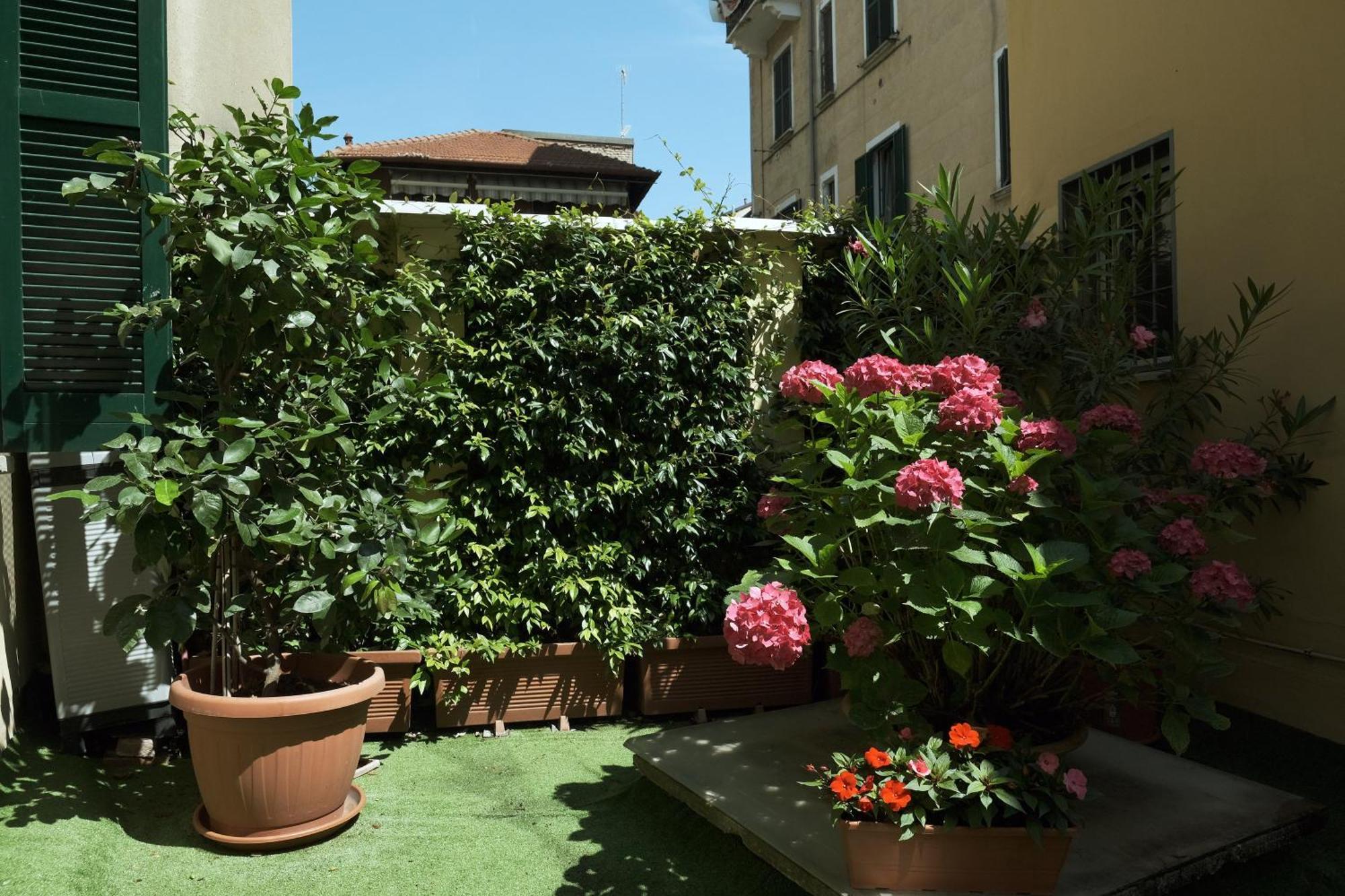 מילאנו Comecasa Flowery Terraced Apartment מראה חיצוני תמונה