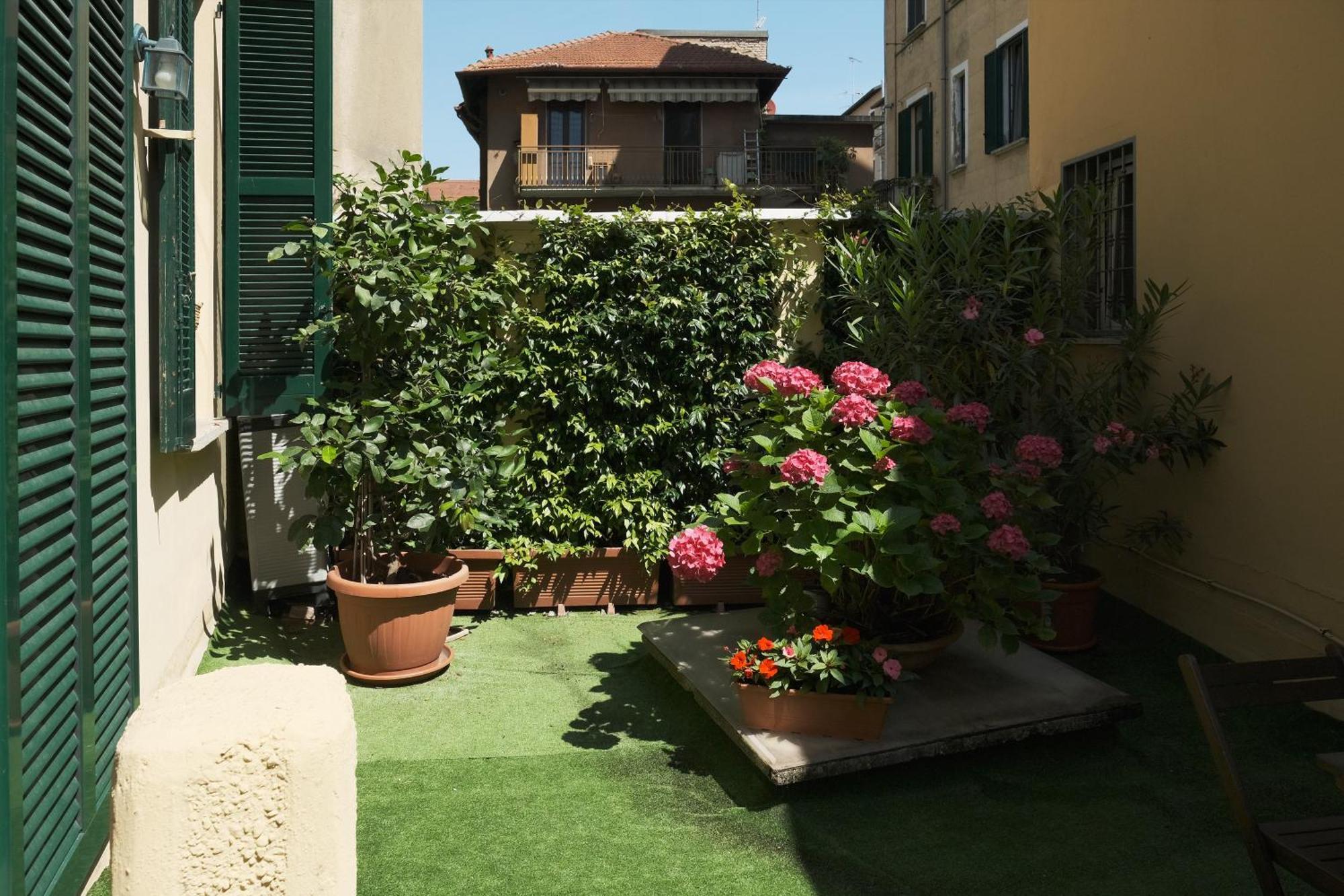 מילאנו Comecasa Flowery Terraced Apartment מראה חיצוני תמונה